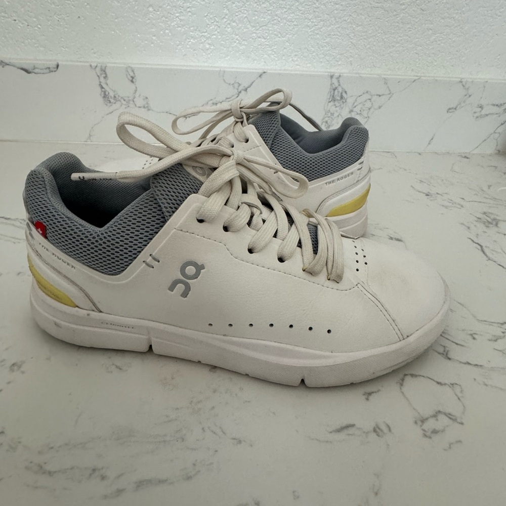 On Cloud Sneakers Sz 6.5